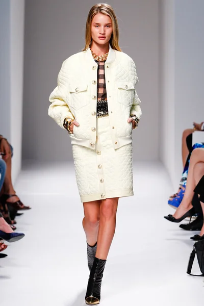 Look 3